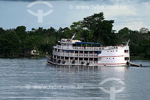  Subject: Transport boat in the Amazon River / Place: Itacoatiara city - Amazonas state (AM) - Brazil / Date: 06/2011 