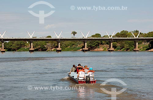  Subject: Bridge that connects the cities of Aragarças and Barra do Garças  - BR 070 / Place: Frontier of Goias (GO) and Mato Grosso states (MT) - Brazil / Date: 07/2011 