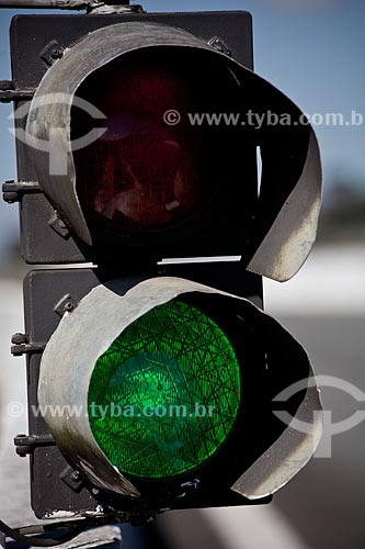  Subject: Traffic light green / Place: Curitiba city - Parana state (PR) - Brazil / Date: 05/2011 