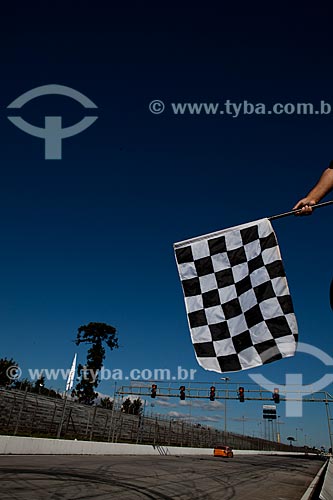  Subject: Checkered flag - Curitiba International Autodrome / Place: Pinhais city - Parana state (PR) - Brazil / Date: 05/2011 