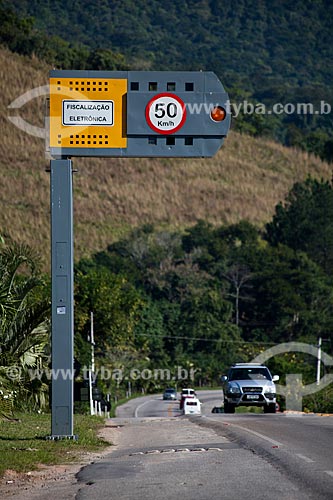  Subject: Electronic Radar for speed control on the BR-101 Road, near Cachoeiras de Macacu city / Place: Rio de Janeiro state (RJ) - Brazil / Date: 06/2011 