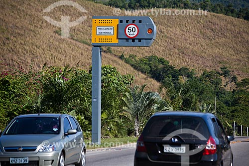  Subject: Electronic Radar for speed control on the BR-101 Road, near Cachoeiras de Macacu city / Place: Rio de Janeiro state (RJ) - Brazil / Date: 06/2011 