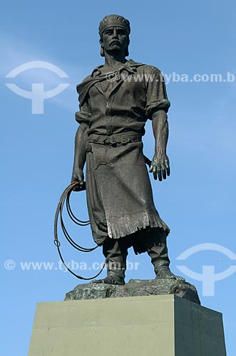  Subject: Statue of Laçador - Was modelled the folklorist Paixao Cortes / Place: Porto Alegre city - Rio Grande do Sul state (RS) - Brazil / Date: 07/2011 