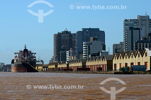  Subject: Cargo ship on Guaiba Lake  / Place: Porto Alegre city - Rio Grande do Sul state (RS) - Brazil / Date: 07/2011 