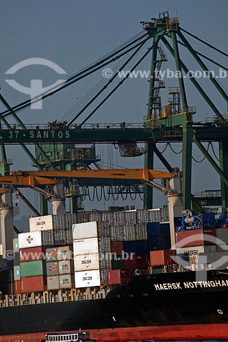  Subject: Ship loaded with containers at the Port of Santos / Place: Santos city - Sao Paulo state (SP) - Brazil / Date: 08/2011  