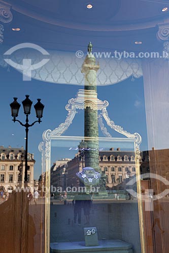  Subject: Shop window of Place Vendome  / Place: Paris city - France - Europe / Date: 08/2011 