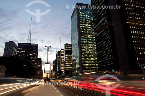  Subject: Paulista Avenue with illuminated buildings  / Place: Sao Paulo city - Sao Paulo state (SP) - Brazil / Date: 06/2011 