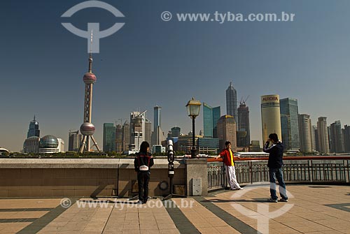  Subject: View of The Pudong District - Highlight for Oriental Pearl TV Tower / Place: Shanghai - China - Asia / Date: 11/2006 