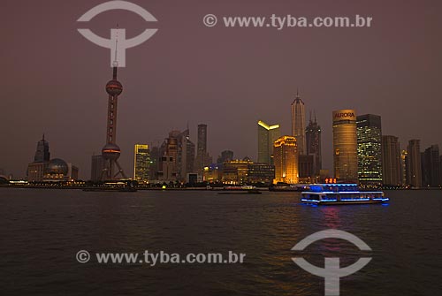  Subject: Night view of the Pudong District - Highlight for Oriental Pearl TV Tower / Place: Shanghai - China - Asia / Date: 11/2006 