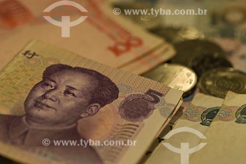  Subject: Five yuan banknote / Place: Shanghai - China - Asia / Date: 11/2006 