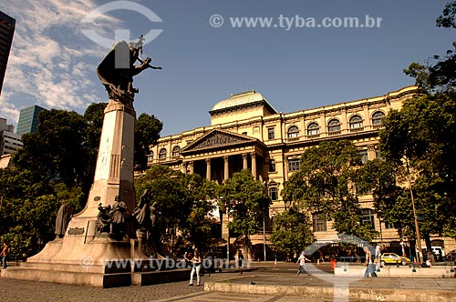  Subject: Monument in homage to Marechal Floriano Peixoto and Biblioteca Nacional do Rio de Janeiro (National Library of Brazil) in the background / Place: City center - Rio de Janeiro city - Rio de Janeiro state (RJ) - Brazil / Date: 12/2007 