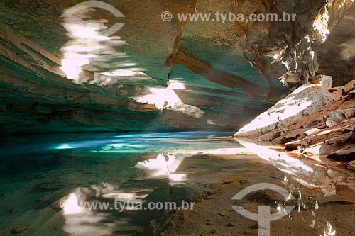  Subject: Poço Azul in Chapada Diamantina / Place: Iraquara city - Bahia state (BA) - Brazil / Date: 07/2011 