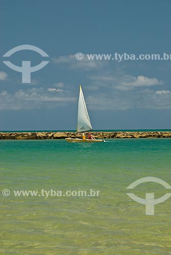  Subject: Sailing boat in Muro Alto Beach / Place: Ipojuca city - Pernambuco state (PE) - Brazil / Date: 10/2011 