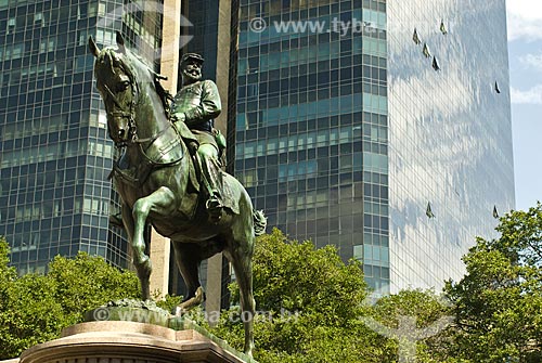  Subject: Monument to General Manuel Luiz Osorio and Candido Mendes University building in the background  / Place: Rio de Janeiro city - Rio de Janeiro state (RJ) - Brazil / Date: 07/2011 