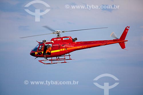  Subject: Helicopter of Fire Department (Civil Defense) / Place: Ipanema neighborhood - Rio de Janeiro city - Rio de Janeiro state (RJ) - Brazil / Date: 05/2011 