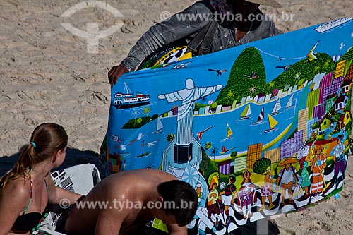  Subject: Street vendor at Arpoador beach  / Place: Ipanema neighborhood - Rio de Janeiro city - Rio de Janeiro state (RJ) - Brazil / Date: 05/2011 