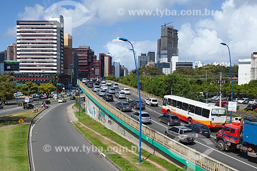  Subject: Vehicular traffic on the access to Tancredo Neves Avenue / Place: Caminho das Arvores neighborhood - Salvador city - Bahia state (BA) - Brazil / Date: 07/2011 