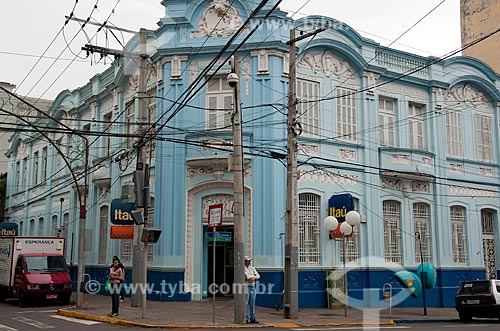  Subject: Bank agency in historic houses at the corner of Moram street with Bento Goncalves / Place: Passo Fundo city - Rio Grande do Sul state (RS) - Brazil / Date: 04/2011 