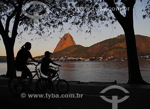  Subject: Cyclists in Flamengo Park - Sugar Loaf in the background / Place: Flamengo neighborhood - Rio de Janeiro city - Rio de Janeiro state (RJ) - Brazil / Date: 07/2011 