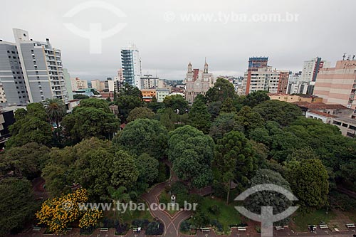  Subject: Marechal Floriano Square also known as Cuia Square with Nossa Senhora Aparecida Church and Cathedral in the background / Place: Passo Fundo city - Rio Grande do Sul state (RS) - Brazil / Date: 04/2011 