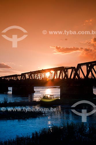  Subject: Metal bridge railway Marechal Hermes on the Sao Francisco River / Place: Pirapora city - Minas Gerais state (MG) - Brazil / Date: 09/2011 