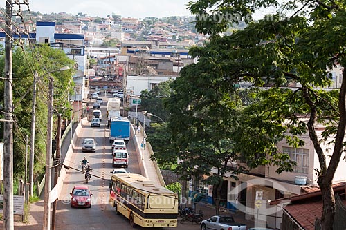  Subject: Street with car traffic / Place: Brumadinho city - Minas Gerais state (MG) - Brazil / Date: 11/2011 