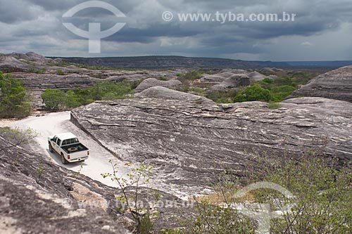  Subject: Truck on National Park of Serra das Confusoes / Place: Caracol city - Piaui state (PI) - Brazil / Date: 10/2009 