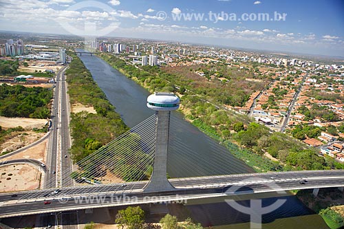  Subject: View of Mestre Isidoro Franca cable-stayed bridge / Place: Teresina city - Piaui state (PI) - Brazil / Date: 04/2010 