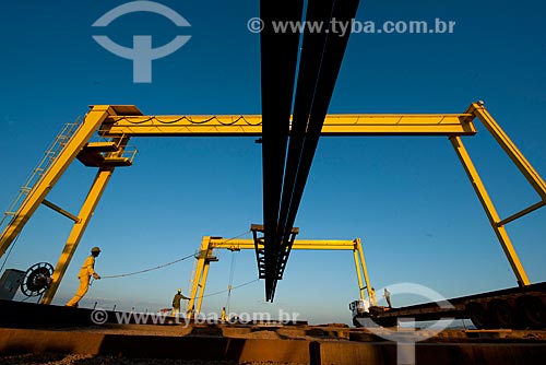  Subject: Unloading rails of the for the work of railroad Transnordestina  - TLSA - Transnordestina Logística S/A / Place: Salgueiro city - Pernambuco state (PE) - Brazil / Date: 10/2011 