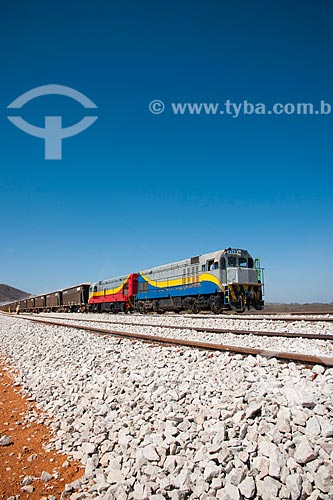 Subject: Train loaded with crushed stone in the work of unloading the railroad line Transnordestina - TLSA - Transnordestina Logística S/A / Place: Salgueiro city - Pernambuco state (PE) - Brazil / Date: 10/2011 