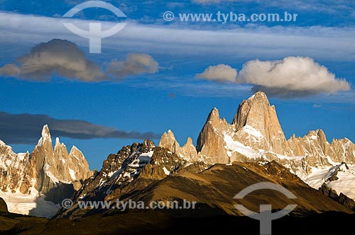  Subject: View of Mount Fitz Roy and Mount Torre at dawn / Place: El Chalten city - Santa Cruz Province - Argentina - South America / Date: 02/2010 