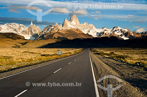  Subject: View from Road 23 in the background Mount Fitz Roy and Mount Torre / Place: El Chalten city - Santa Cruz Province - Argentina - South America / Date: 02/2010 