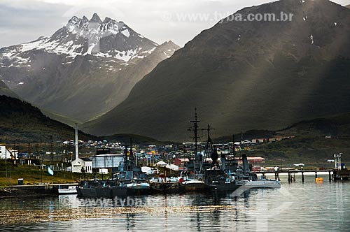  Subject: View of Ushuaia Port / Place: Ushuaia city - Tierra del Fuego Province - Argentina - South America  / Date: 02/2010 