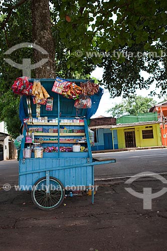 Subject: stand selling candy on Gameleira Sidewalk / Place: Rio Branco city - Acre state (AC) - Brazil / Date: 11/2011 