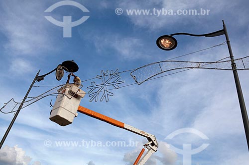  Subject: Maintenance of public lighting poles / Place: Rio Branco city - Acre state (AC) - Brazil / Date: 11/2011 