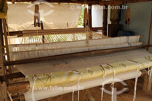  Subject: Manual loom in the neighborhood Roça Grande - Rural Zone / Place: Berilo city - Minas Gerais state (MG) - Brazil / Date: 11/2011 