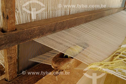  Subject: Manual loom in the neighborhood Roça Grande - Rural Zone / Place: Berilo city - Minas Gerais state (MG) - Brazil / Date: 11/2011 