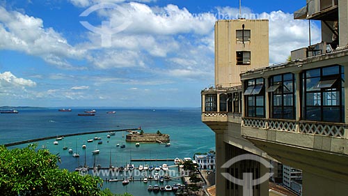  Subject: Lacerda Elevator with Nossa Senhora do Populo e Sao Marcelo Fortress also known as Mar Fortress in the background / Place: Salvador city - Bahia state (BA) - Brazil / Date: 01/2012 
