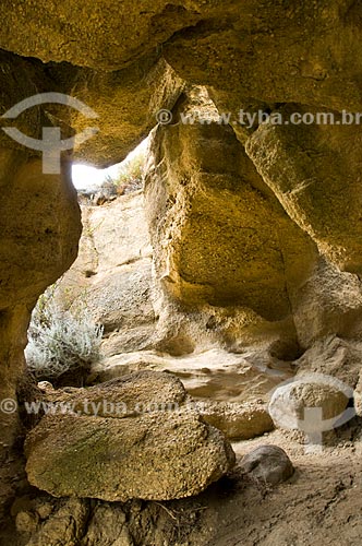  Subject: Cave in Punta Walichu / Place: El Calafate city - Santa Cruz Province - Argentina - South America / Date: 02/2010 