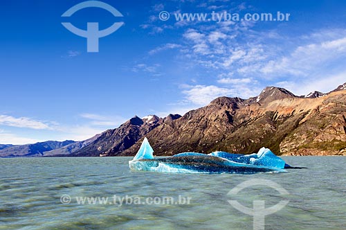  Subject: Iceberg at Viedma Lake  / Place: El Chalten city - Santa Cruz Province - Argentina - South America / Date: 02/2010 