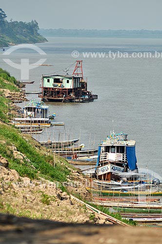  Subject: Boats on the edge of the Madeira River / Place: Sao Carlos do Jamari district - Porto Velho city - Rondonia state (RO) - Brazil / Date: 10/2010 