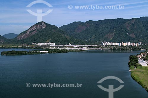  Subject: Aerial view of Sarah Hospital with Jacarepagua Lagoon in the foreground / Place: Rio de Janeiro city - Rio de Janeiro state (RJ) - Brazil / Date: 01/2012 