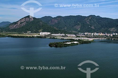  Subject: Aerial view of Sarah Hospital with Jacarepagua Lagoon in the foreground / Place: Rio de Janeiro city - Rio de Janeiro state (RJ) - Brazil / Date: 01/2012 