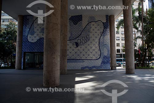  Subject: Columns of Gustavo Capanema Palace (Old building of MEC) with panel of Candido Portinari in the background / Place: City center - Rio de Janeiro city - Rio de Janeiro state (RJ) - Brazil / Date: 09/2011 