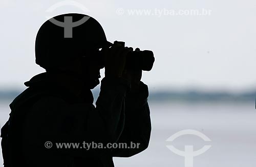  Subject: Brazils Navy military using binocular in military operation in border of Brazil, Peru and Colombia / Place: Tabatinga city - Amazonas state (AM) - Brazil / Date: 08/2011 