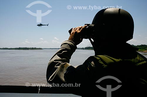  Subject: Brazils Navy military using binocular in military operation in border of Brazil, Peru and Colombia / Place: Tabatinga city - Amazonas state (AM) - Brazil / Date: 08/2011 