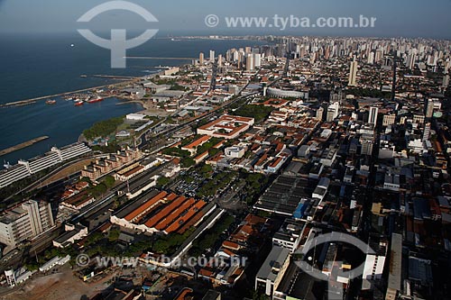  Subject: Buildings on the edge of Fortaleza city / Place: City center - Fortaleza city - Ceara state (CE) - Brazil / Date: 12/2011 