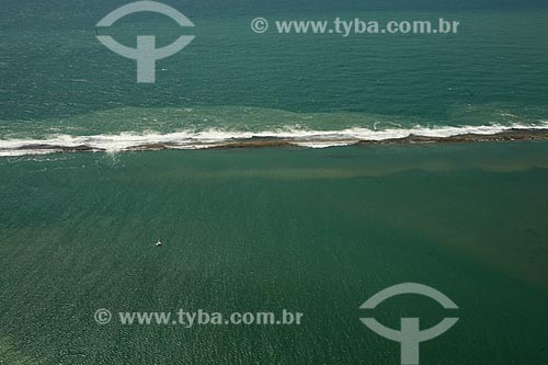  Subject: Reefs near the Port Complex of Suape / Place: Cabo de Santo Agostinho city - Pernambuco state (PE) - Brazil / Date: 10/2011 