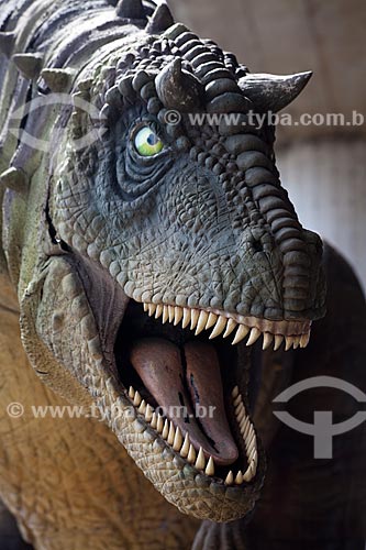  Subject: Replica of Carnotaurus (Carnotaurus sastrei) on the facade of the Museum of science and technology of PUC-RS / Place: Porto Alegre city - Rio Grande do Sul state (RS) - Brazil / Date: 09/2011 