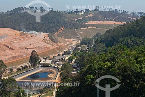  Subject: Well deposit of slurry in Sitio Sao Joao Sanitary Landfill / Place: Sao Paulo city - Sao Paulo state (SP) - Brazil / Date: 09/2011 